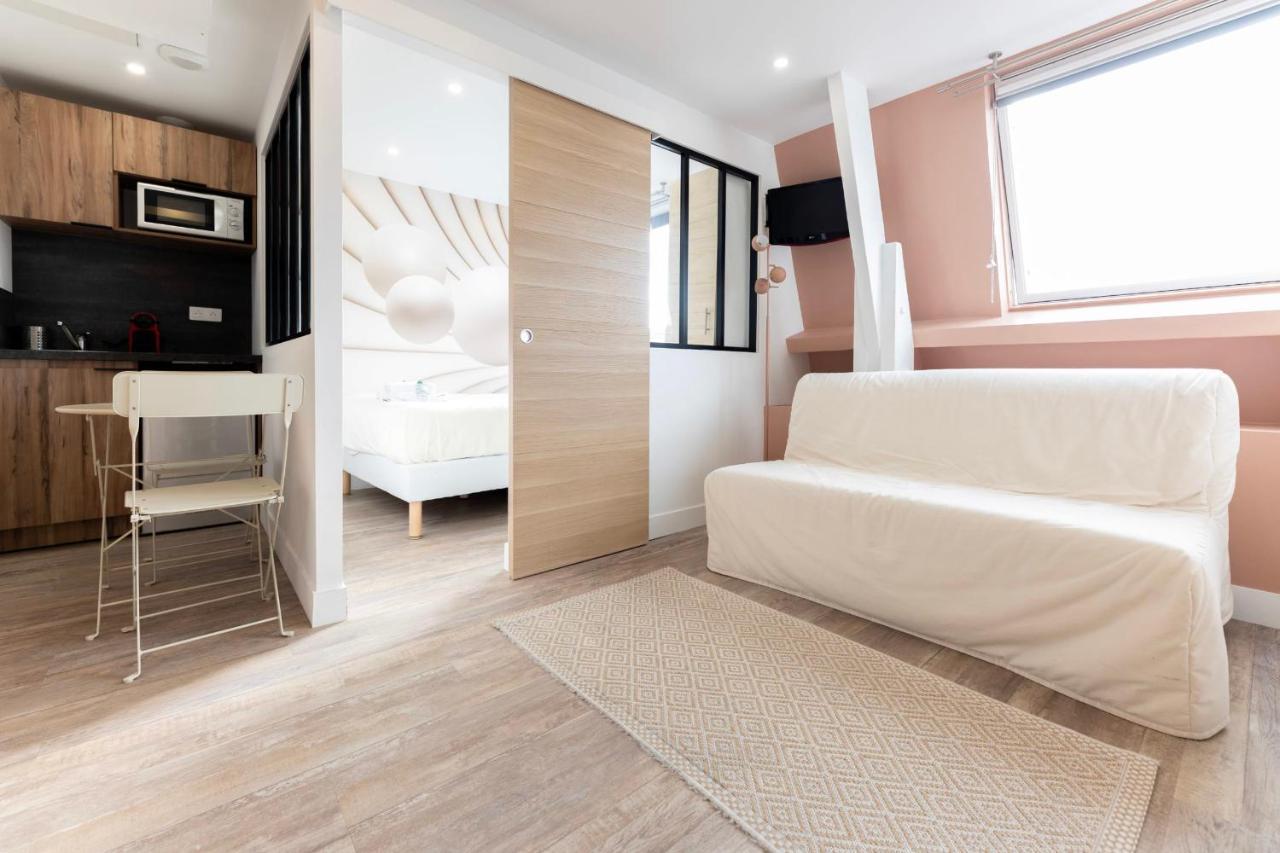 Amazing Apartment Under The Roof In Paris 8Th Exterior foto